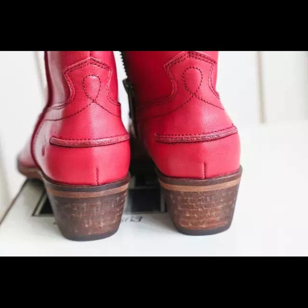 Authentic Frye Boots with Shoe Box - Picture 4 of 8